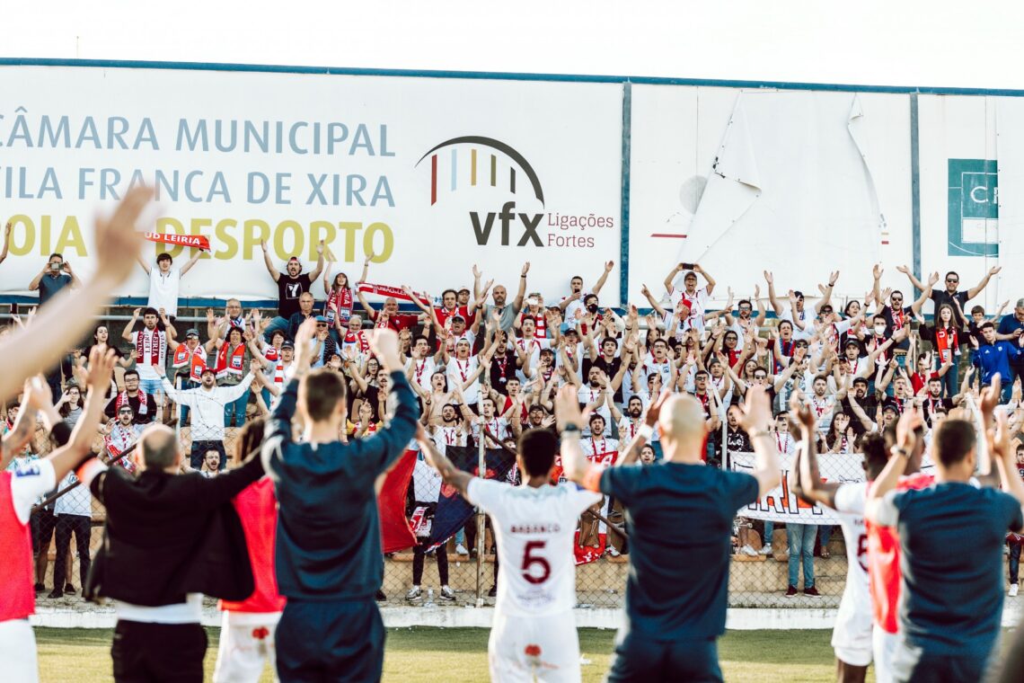 Adeptos unionistas marcaram presença no início do play-off disputado fora