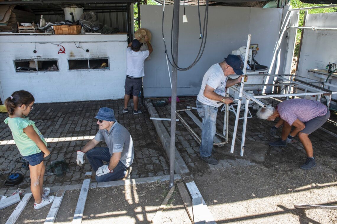 Montagem da Festa do Avante é feita por centenas de voluntários de todo o País