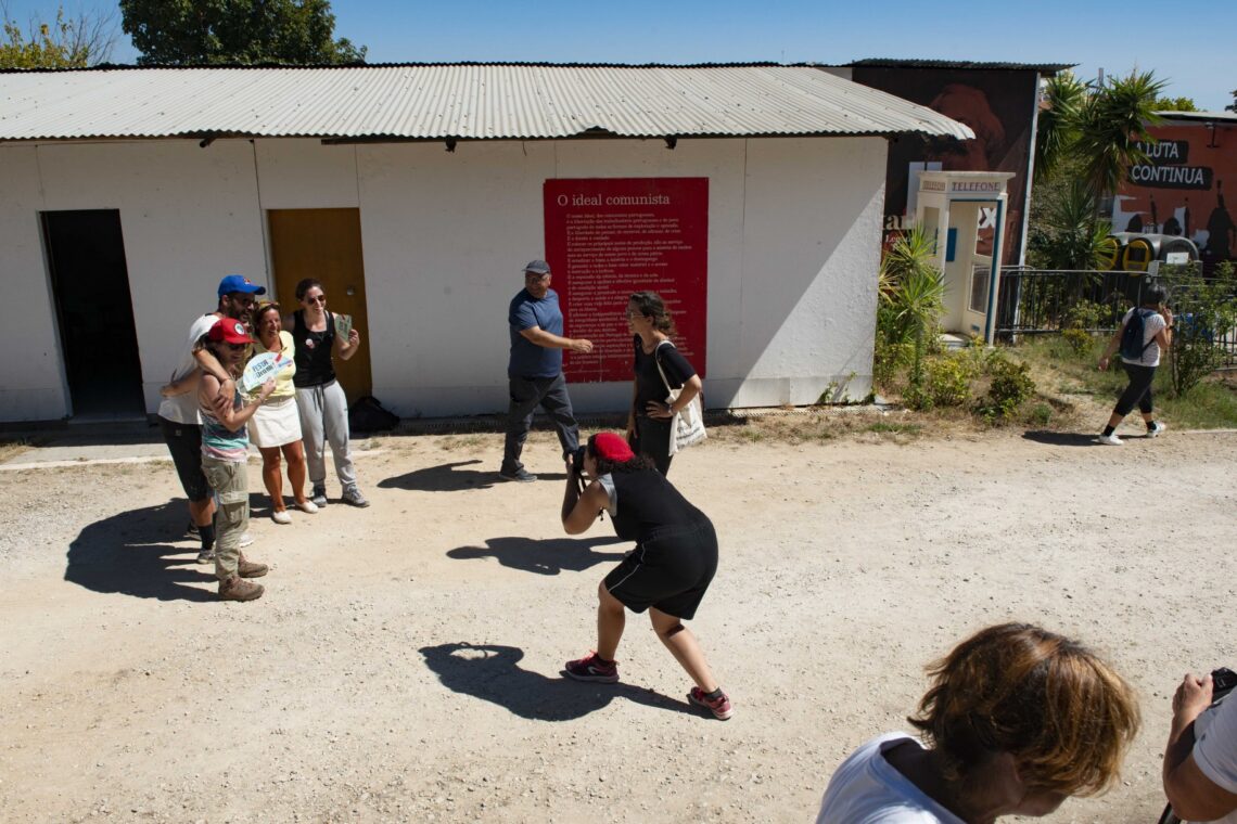 Montagem da Festa do Avante é feita por centenas de voluntários de todo o País