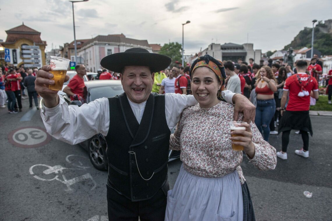 Adeptos do Benfica celebram conquista do título em Leiria (Fotogaleria)