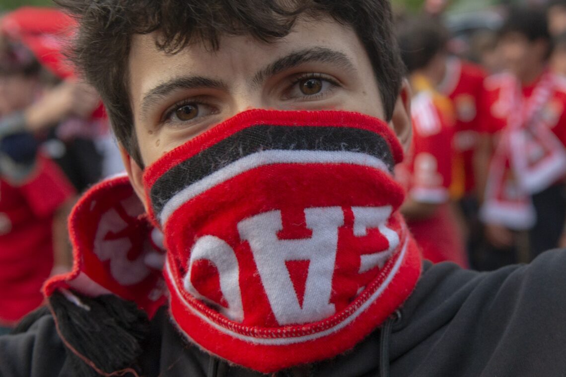 Adeptos do Benfica celebram conquista do título em Leiria (Fotogaleria)