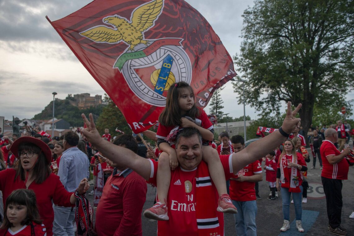 Adeptos do Benfica celebram conquista do título em Leiria (Fotogaleria)