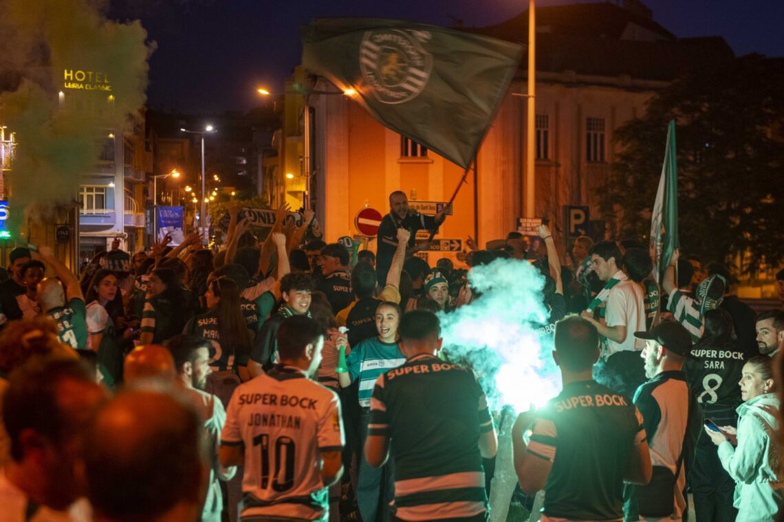 Centenas estiveram na rotunda do Polícia Sinaleiro