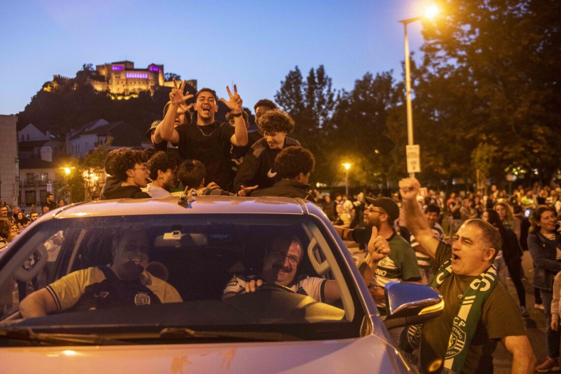 Centenas estiveram na rotunda do Polícia Sinaleiro