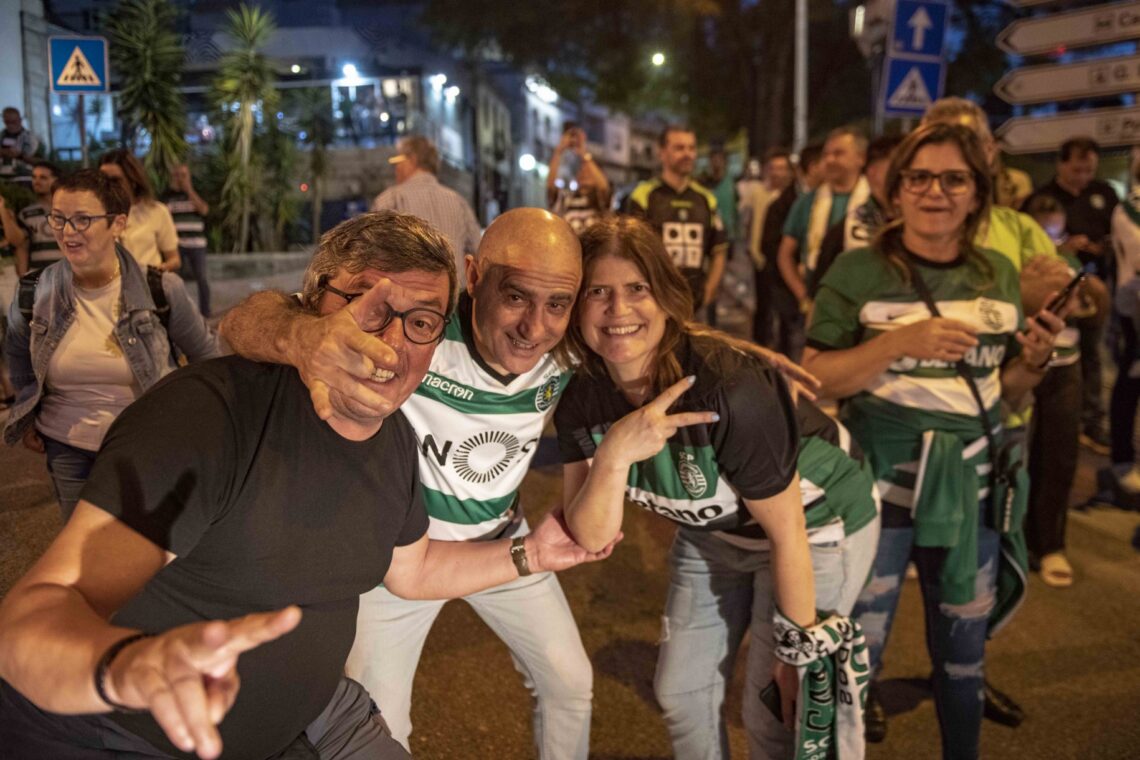 Centenas estiveram na rotunda do Polícia Sinaleiro