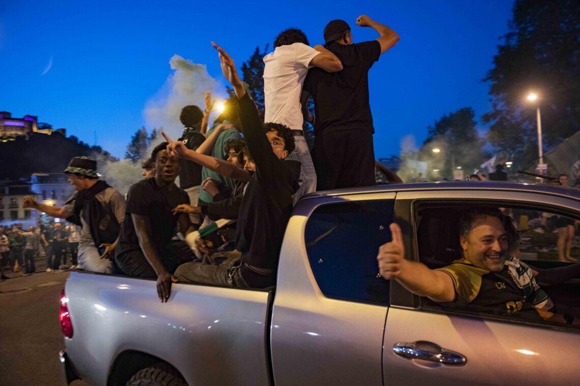 Centenas estiveram na rotunda do Polícia Sinaleiro