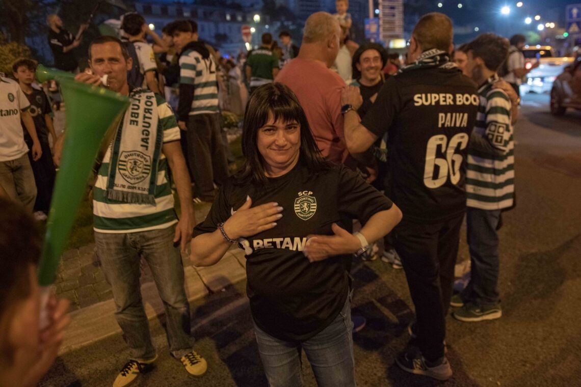 Centenas estiveram na rotunda do Polícia Sinaleiro