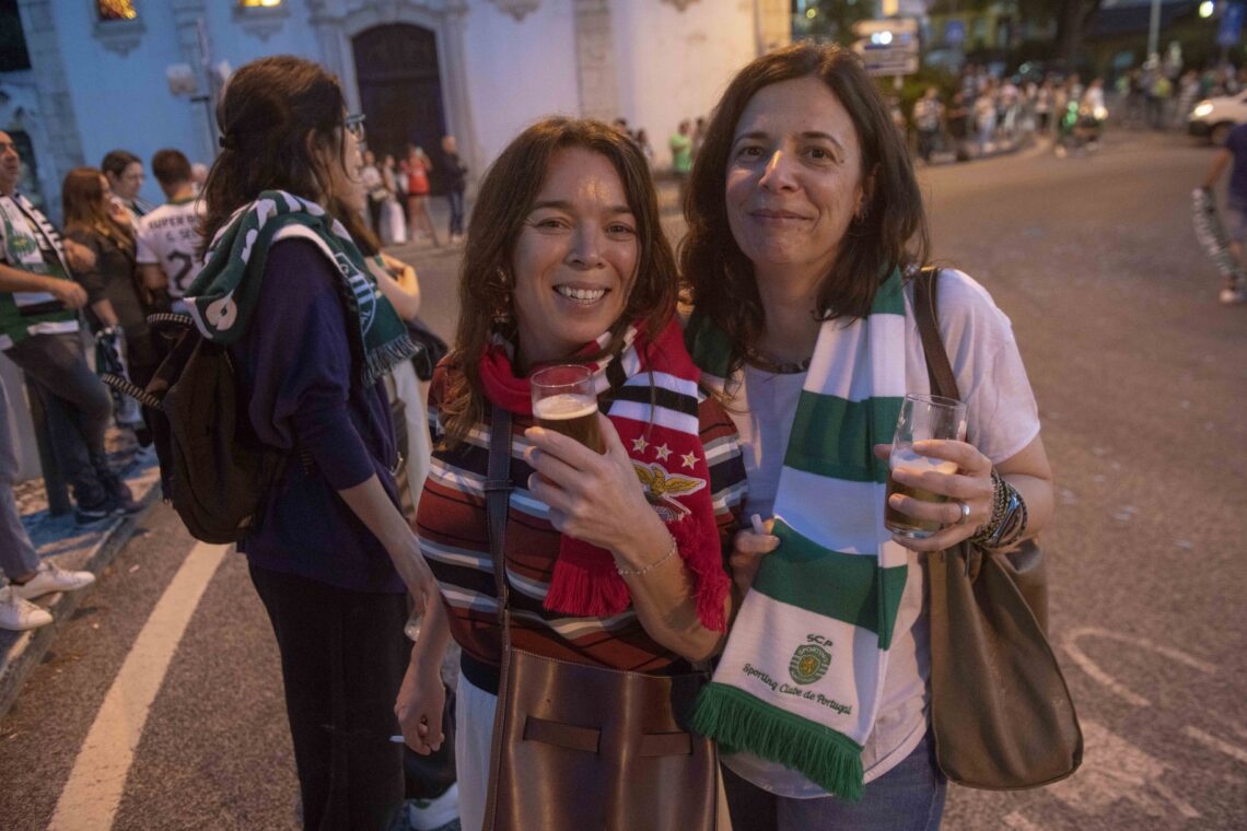 Centenas estiveram na rotunda do Polícia Sinaleiro