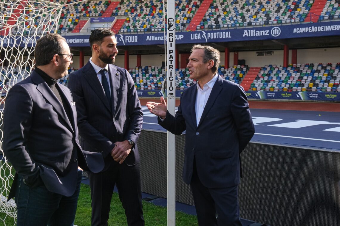Baliza sul do estádio de Leiria recebe o nome de Rui Patrício
