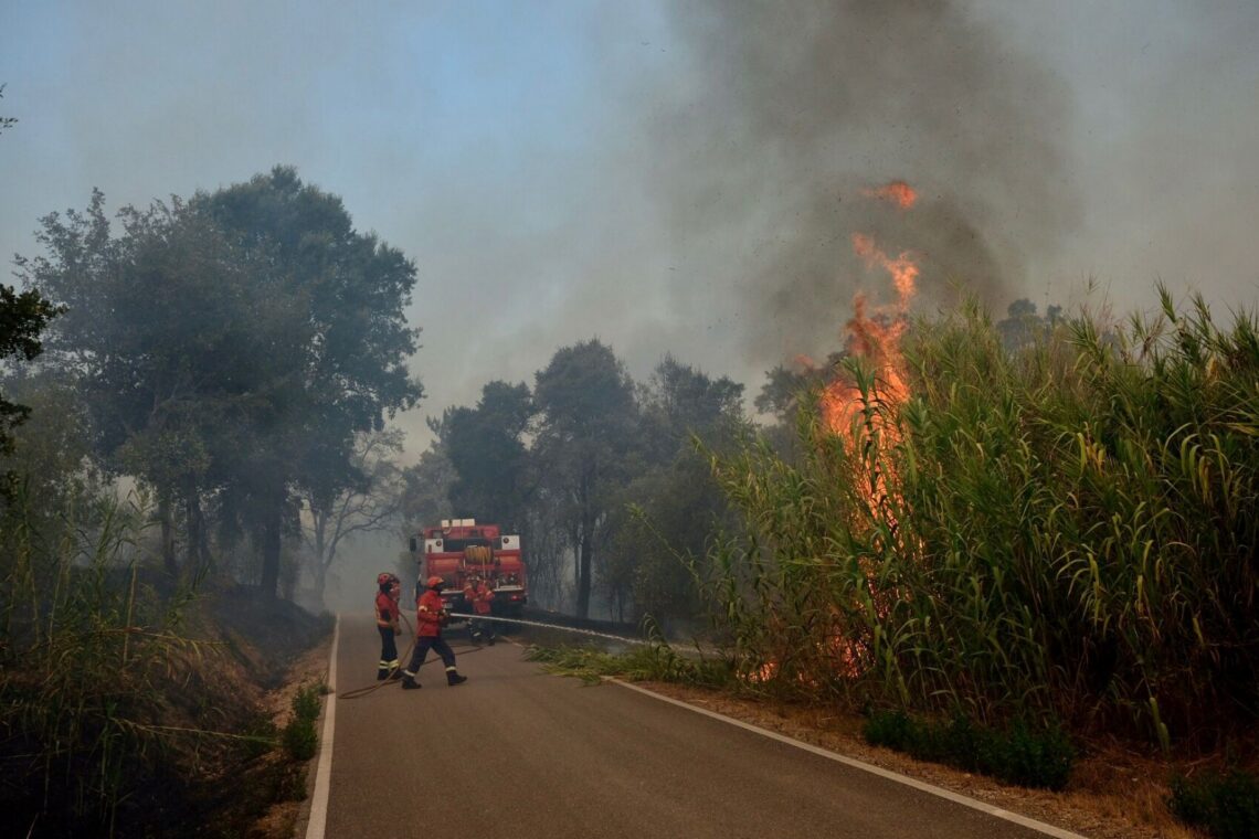 Há alguns aglomerados habitacionais "na linha do fogo"