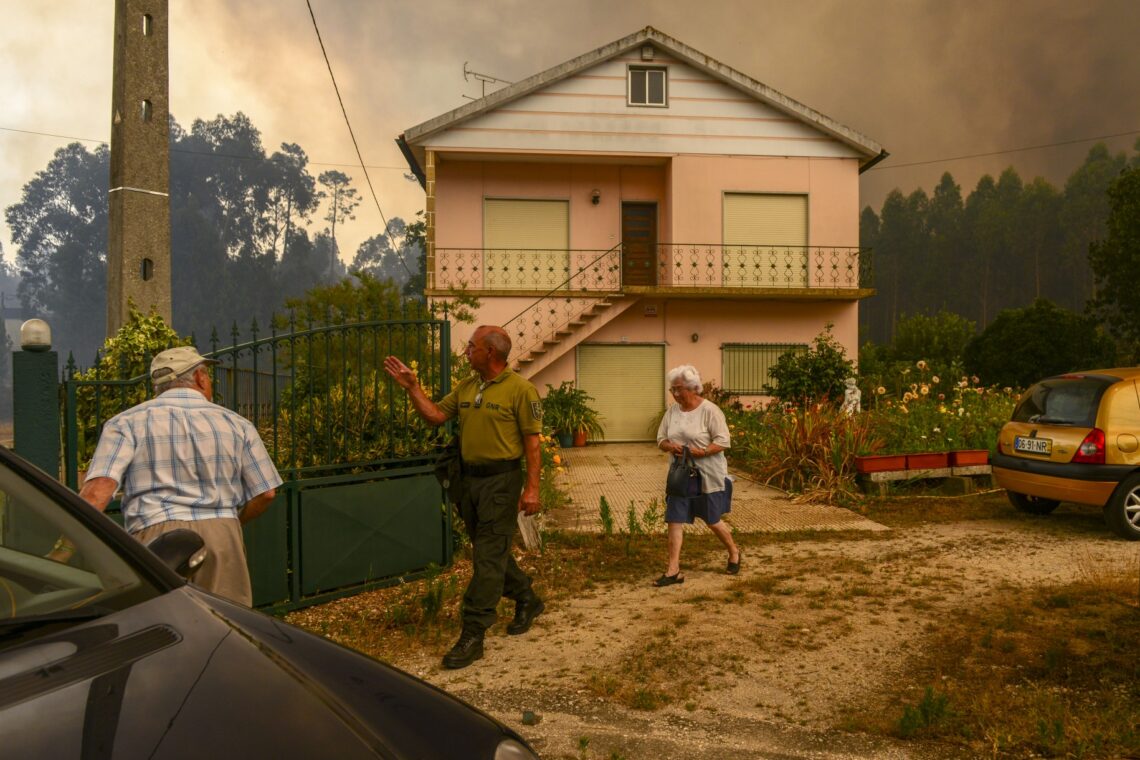 Incêndio atingiu Boa Vista e obrigou ao corte do IC2 e da A1