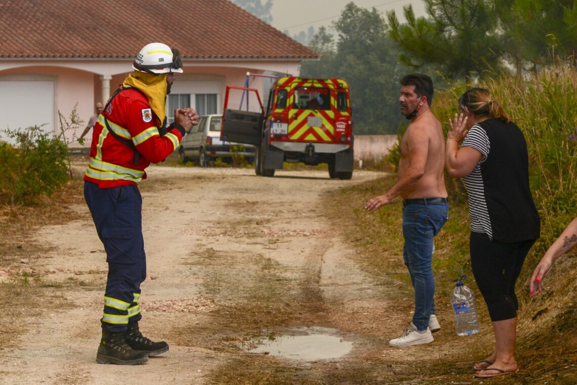 Incêndio atingiu Boa Vista e obrigou ao corte do IC2 e da A1