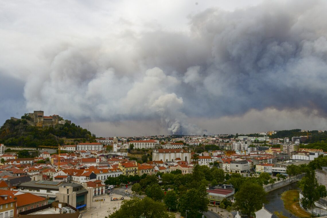 Incêndio atingiu Boa Vista e obrigou ao corte do IC2 e da A1