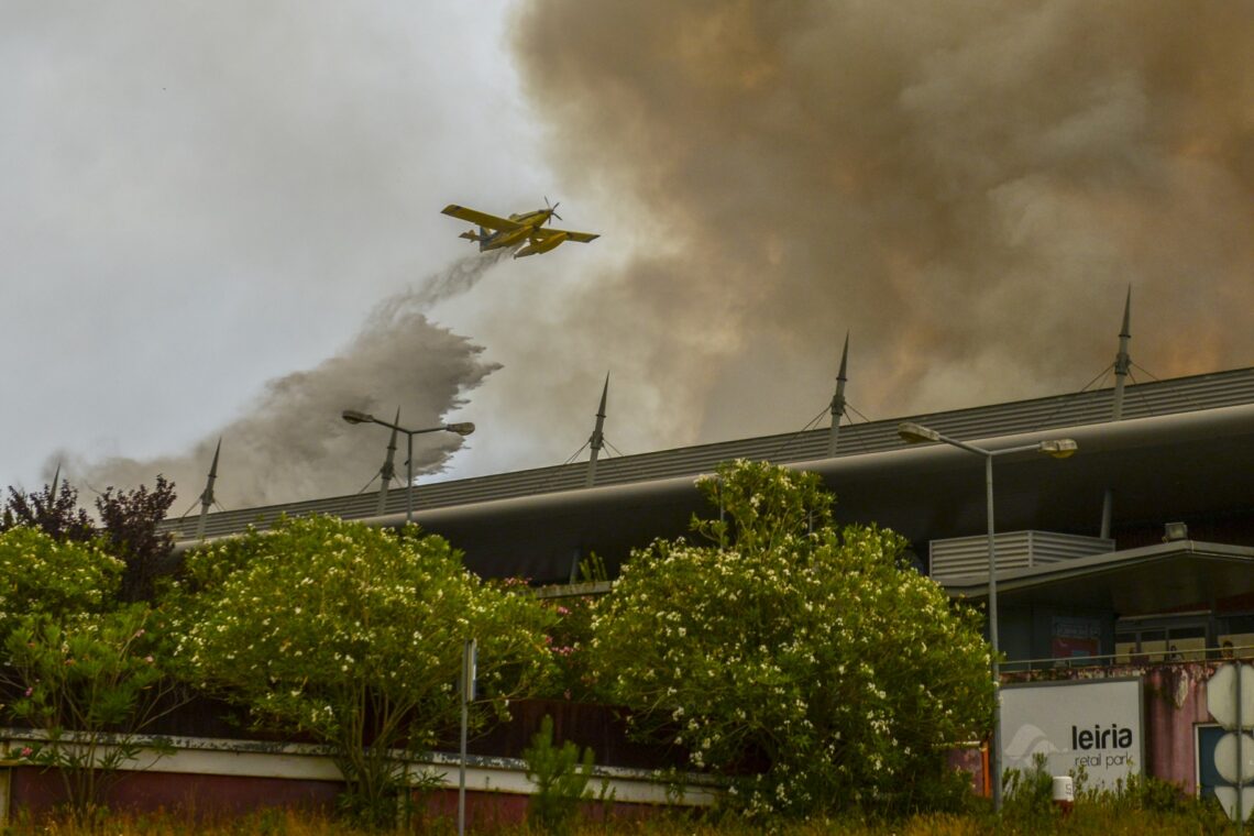 Incêndio atingiu Boa Vista e obrigou ao corte do IC2 e da A1