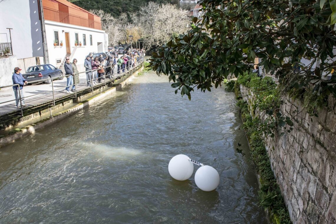 A instalação e performance de Andreas Trobollowitsch, na tarde de domingo, 9 de Março