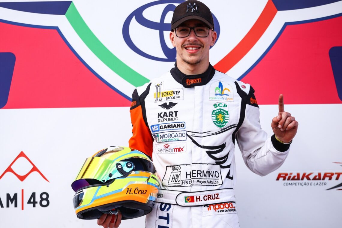 Henrique Cruz atingiu no sábado o primeiro lugar do pódio em Portimão