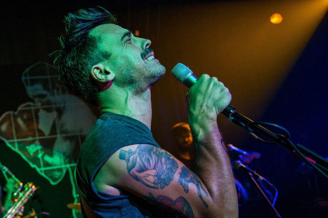 Fotogaleria: ‘Rumble in the Jungle’ o ringue que juntou dois “pesos-pesados” da música, no Texas