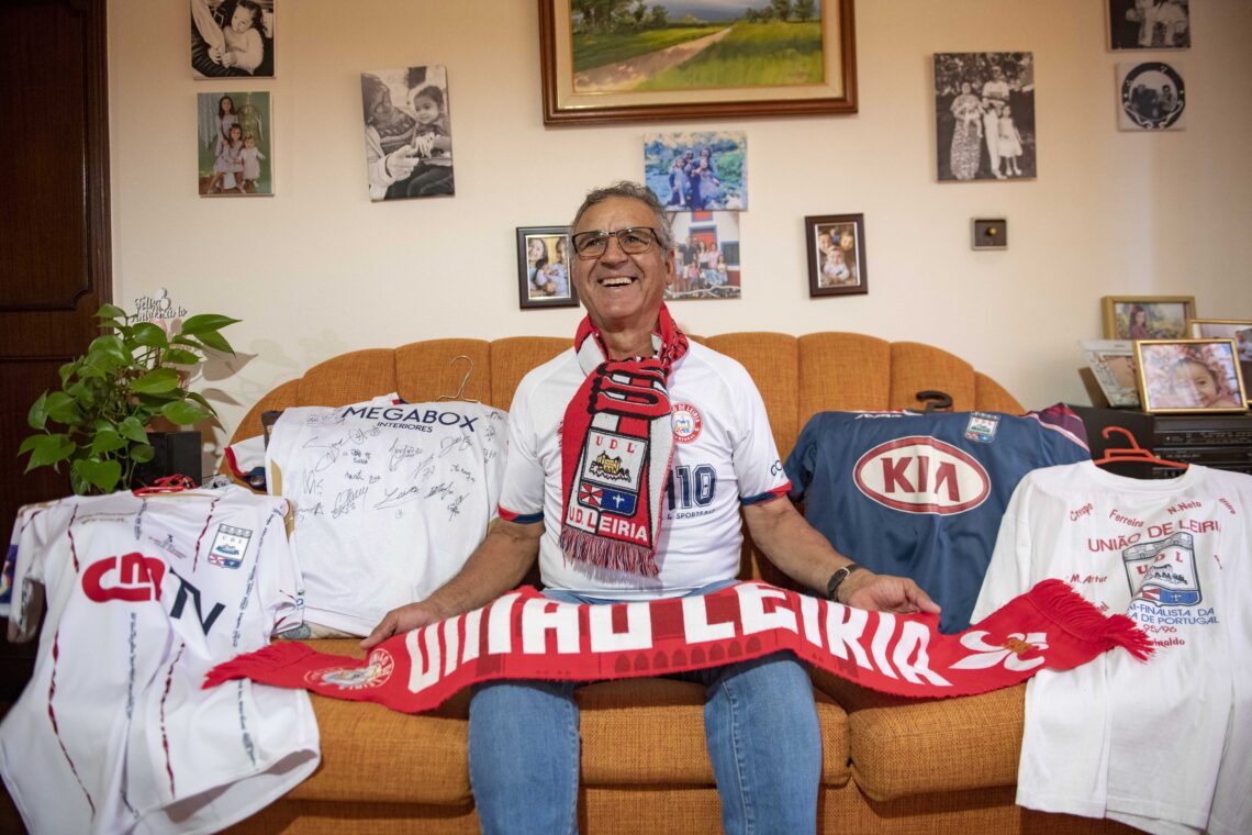 Todos os anos, Francisco Prior compra a camisola da época e tem inúmeros cachecóis
