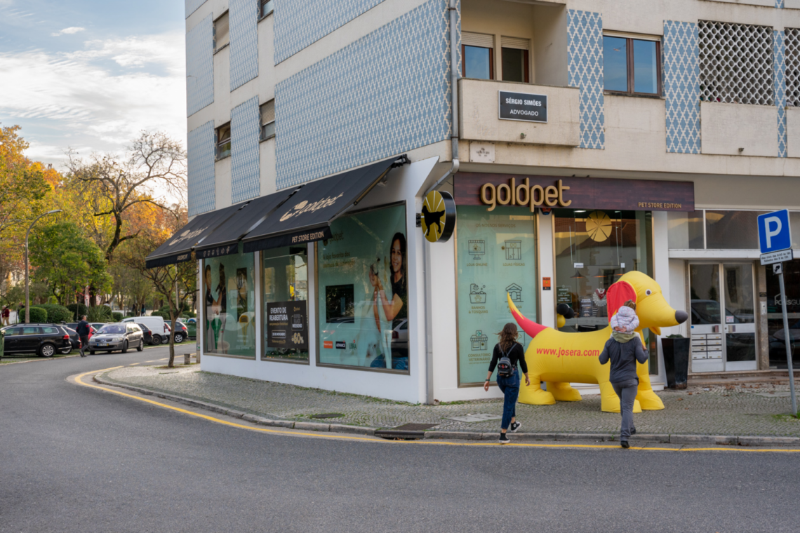 Goldpet remodela e aumenta espaço na loja física de Leiria