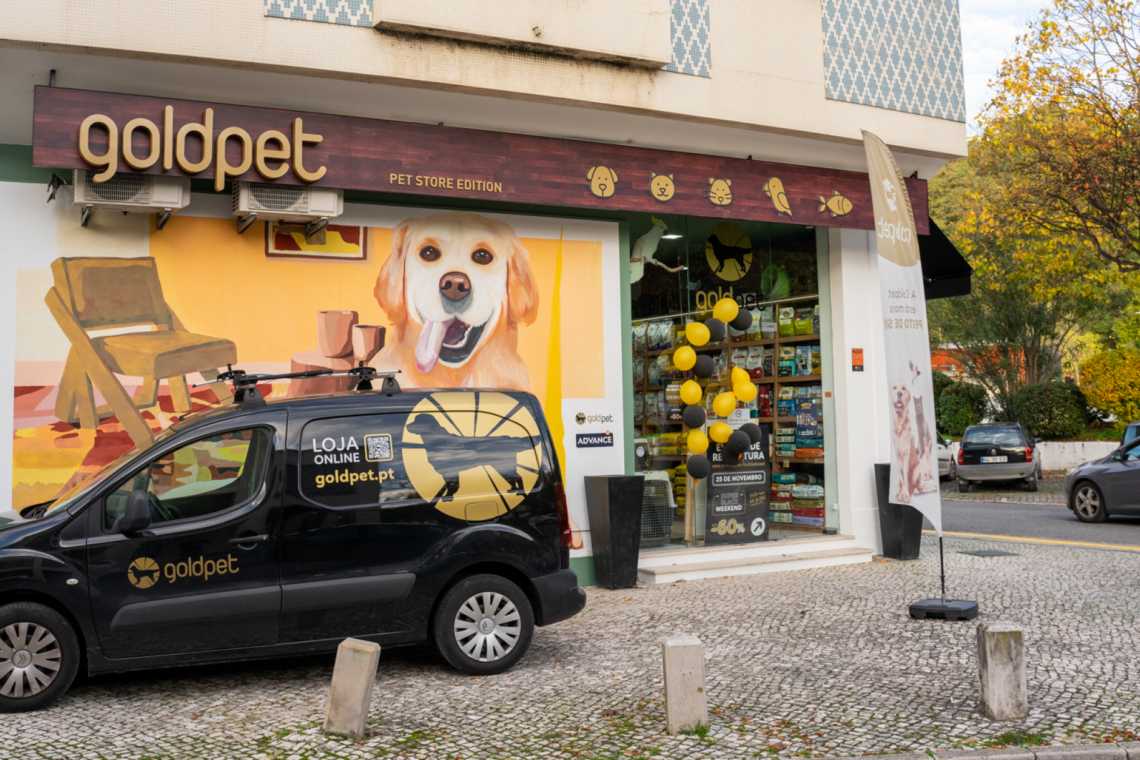Goldpet remodela e aumenta espaço na loja física de Leiria