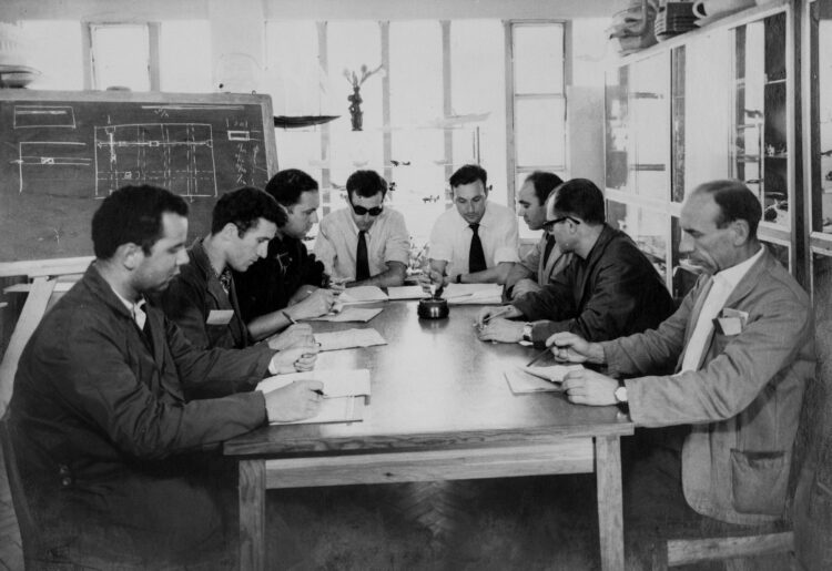 Reunião de trabalho na empresa Aníbal H. Abrantes