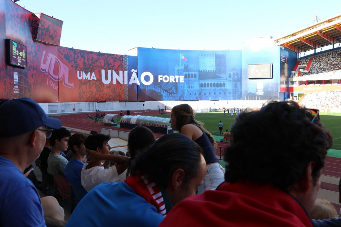 União de Leiria arrancou com festa, apoio de adeptos e um estádio 'renovado'