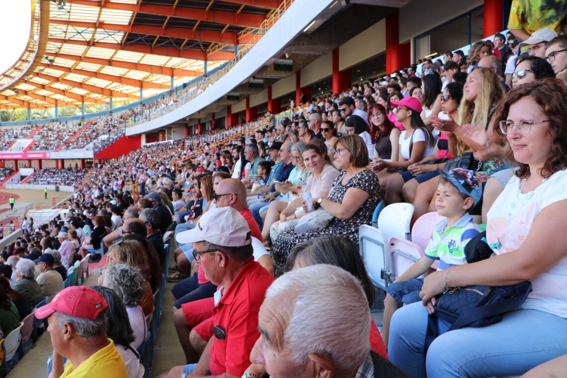 União de Leiria arrancou com festa, apoio de adeptos e um estádio 'renovado'