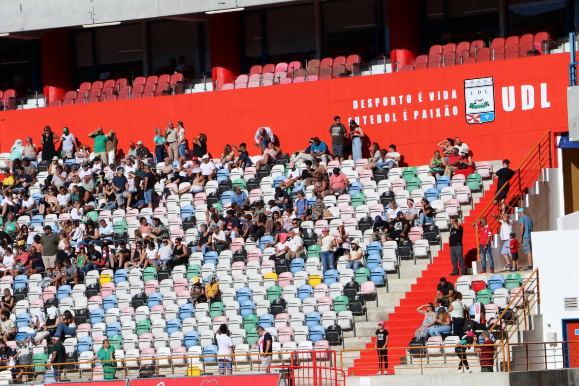 União de Leiria arrancou com festa, apoio de adeptos e um estádio 'renovado'