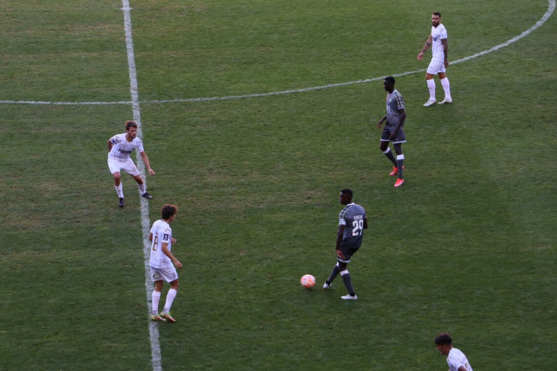 União de Leiria arrancou com festa, apoio de adeptos e um estádio 'renovado'