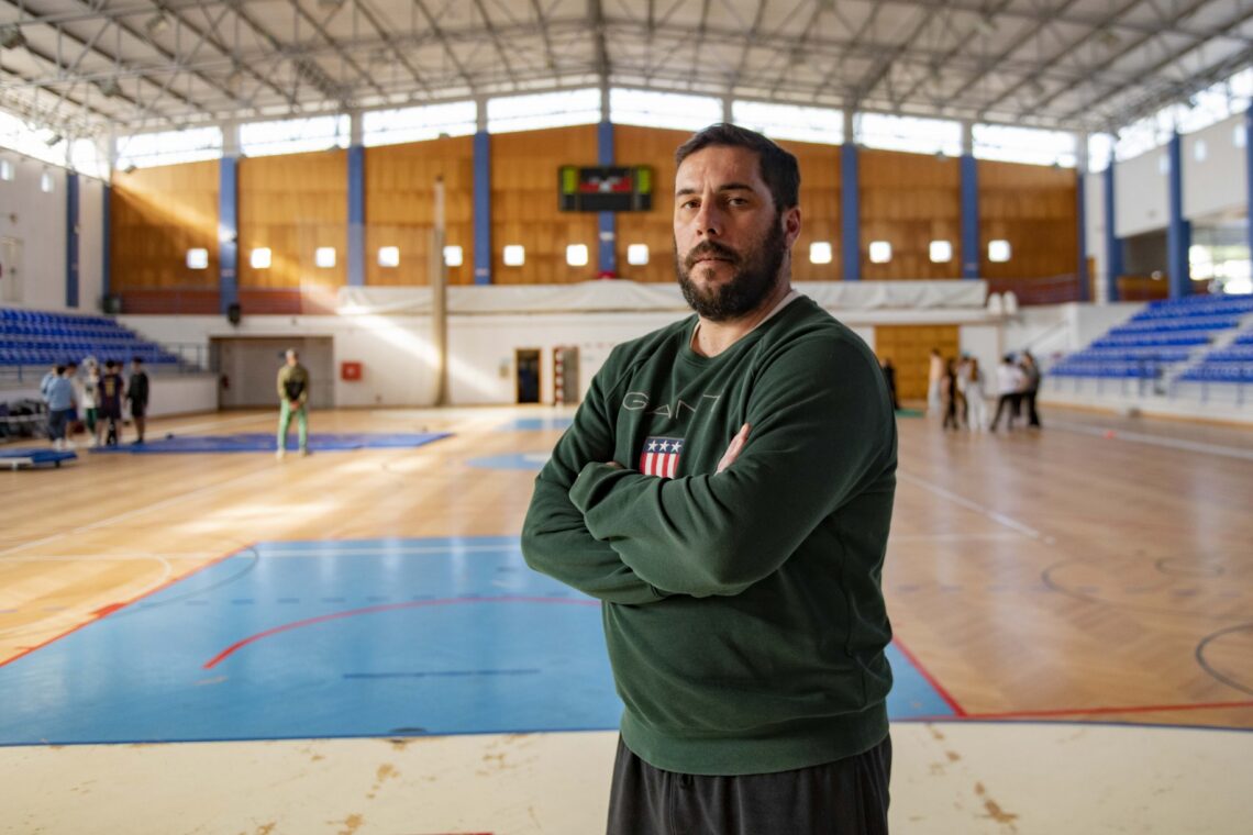 Inácio Carmo, ex-internacional de andebol, é o hoje o técnico da equipa principal do Dom Fuas AC