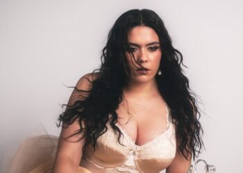 A cantora tem novas canções para levar ao público