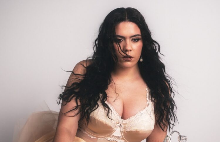 A cantora tem novas canções para levar ao público