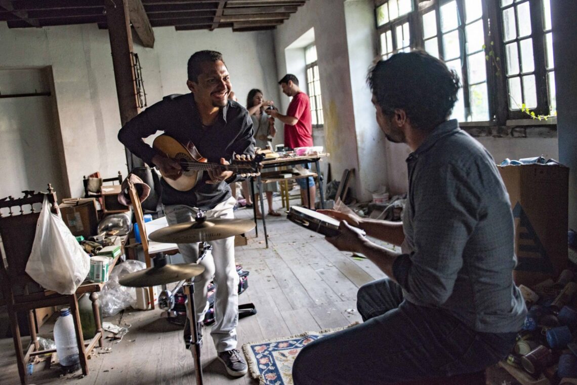 Dois músicos brasileiros encerraram o Jantar Sem Abrigo