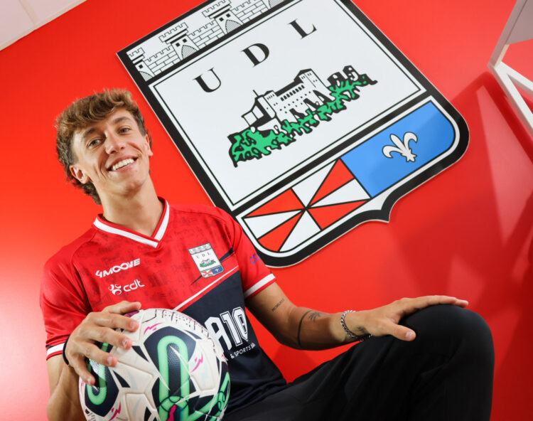 O médio jogou na última época ao serviço da UDL, tendo registado 27 jogos, dois golos e seis assistências