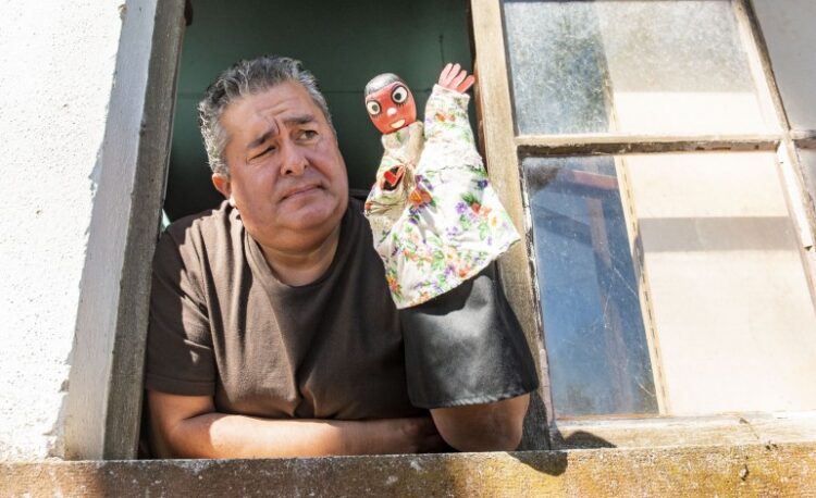 O marionetista José Gil é membro honorário da Punch and Judy Fellowship