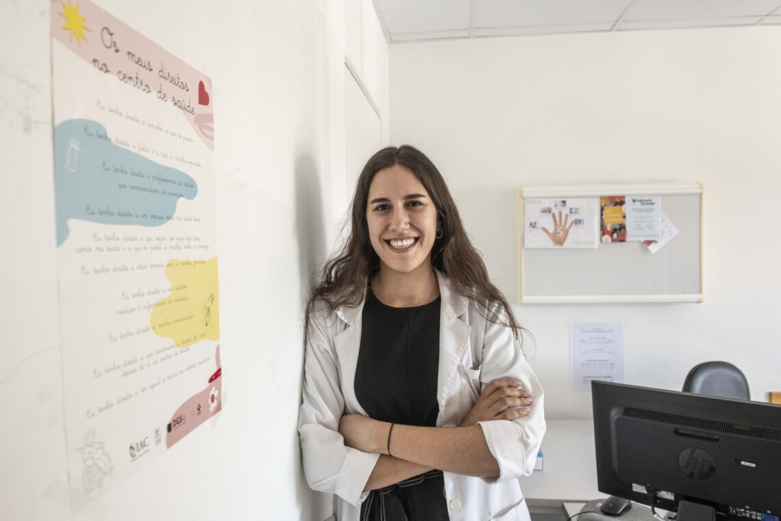 Catarina Custódio, João Cardoso , em cima, André Dias e Beatriz Correia, em baixo. Os jovens médicos acreditam que o médico de família é um confidente e faz a diferença na vida dos utentes, na prevenção e na doença