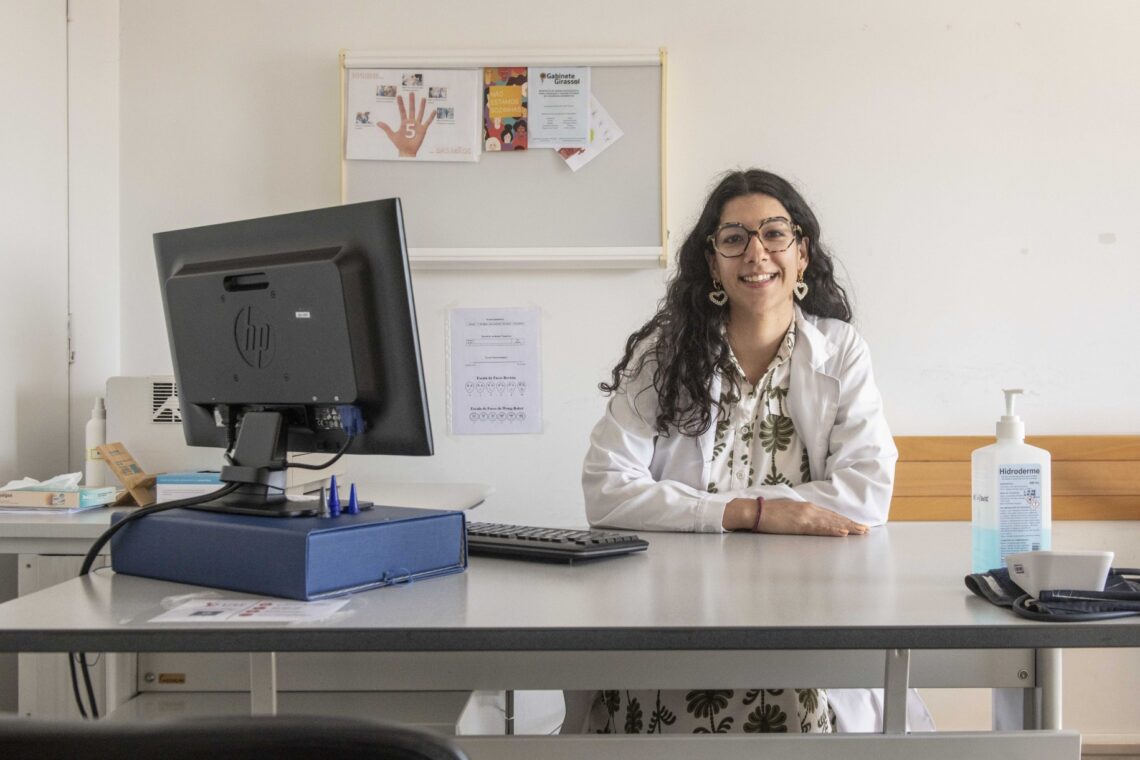 Catarina Custódio, João Cardoso , em cima, André Dias e Beatriz Correia, em baixo. Os jovens médicos acreditam que o médico de família é um confidente e faz a diferença na vida dos utentes, na prevenção e na doença