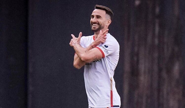Juan Muñoz renova por dois anos