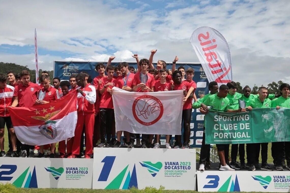 Equipa masculina no pódio