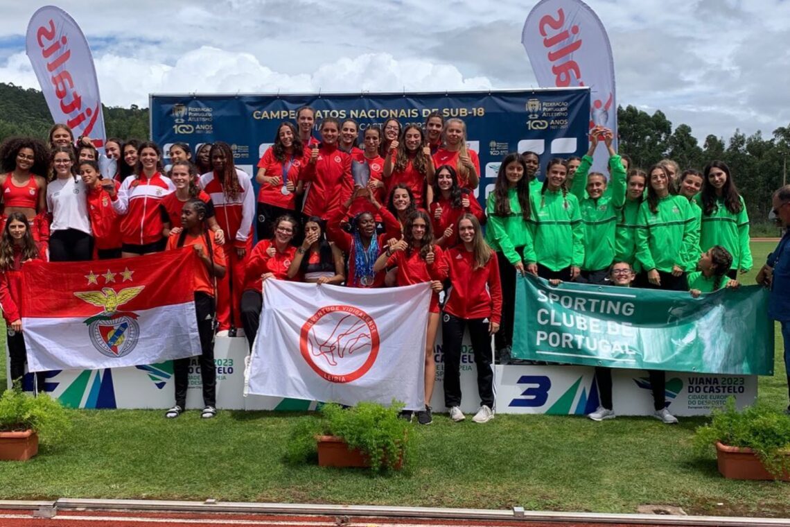 Equipa feminina no pódio
