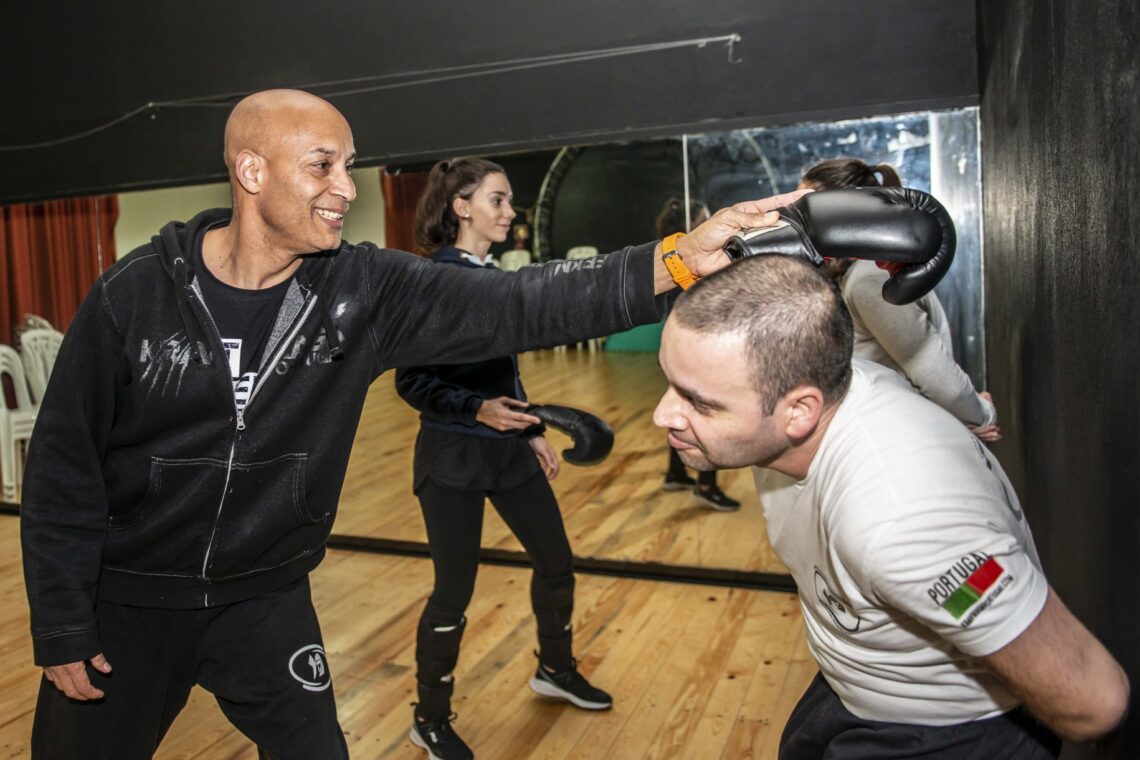Vale tudo, mas mesmo tudo, no krav maga