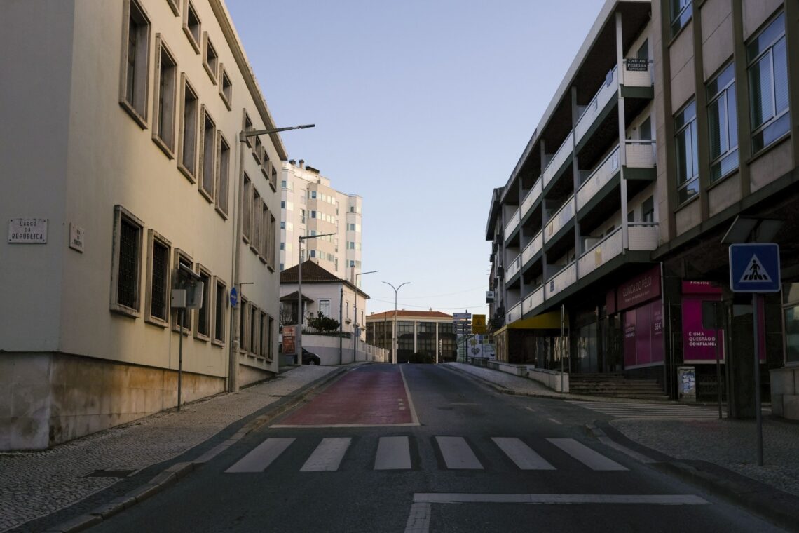 A cidade estava deserta…