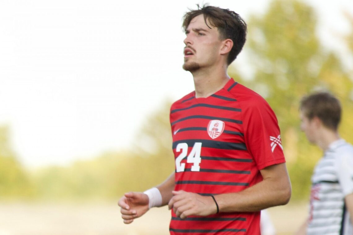 Leonardo Costa já treinou em vários clubes do distrito, mas só nos EUA encontrou o equilíbrio certo entre o desporto e os estudos