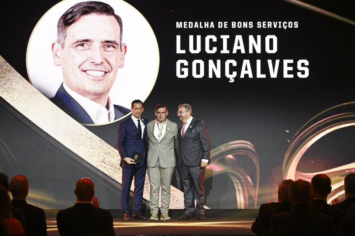 Luciano Gonçalves também recebeu a medalha de Bons Serviços