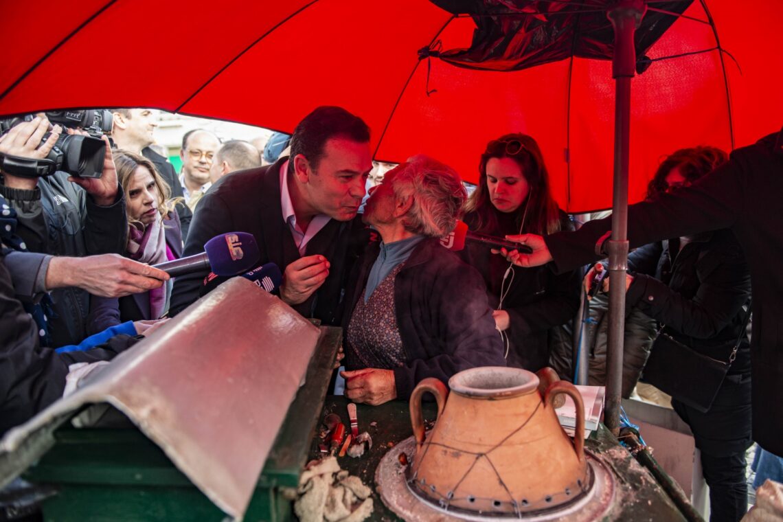 Líder da AD recebeu, nas ruas de Leiria, manifestações de solidariedade pelo incidente de ontem
