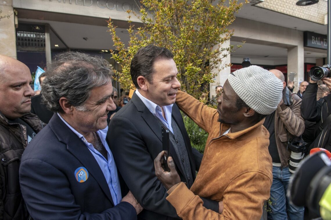 Apesar de não saber quem era Montenegro, este imigrante do Senegal não se furtou ao cumprimento