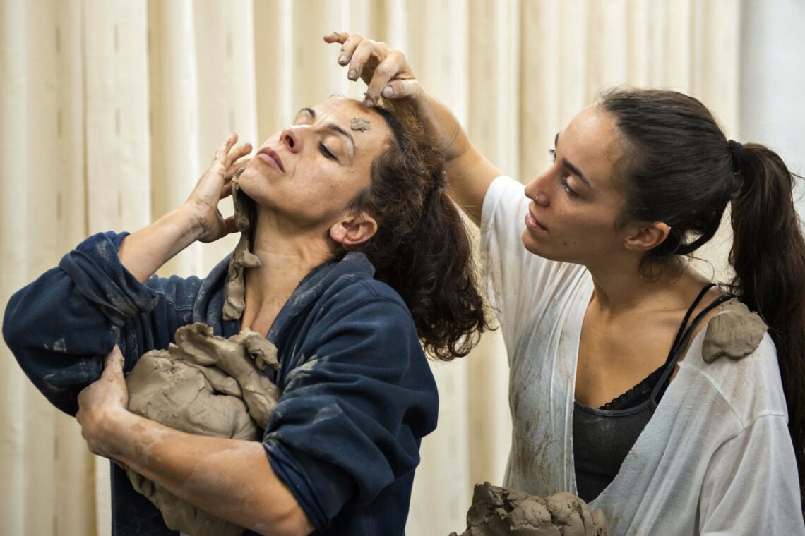 Ensaio no estúdio da Corpo. O projecto é apoiado pela Rede Cultura