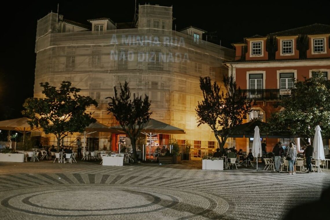 Intervenção de Mais Menos na Praça Rodrigues Lobo