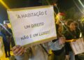 Fonte luminosa encheu-se com apelos a lutar por melhores condições de vida