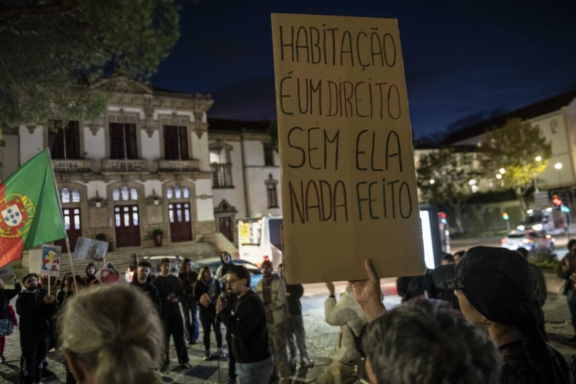 Manifestação em Leiria pelo direito à habitação